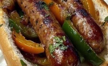 Italian Sausage and Peppers Hoagie 🔪 Ingredients: